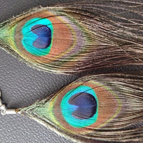 Beautiful peacock feather earrings - Picture 2 of 5